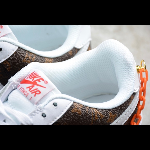 ❌SOLD OUT❌ Custom White LV AirForce 1’s - Picture 4 of 10
